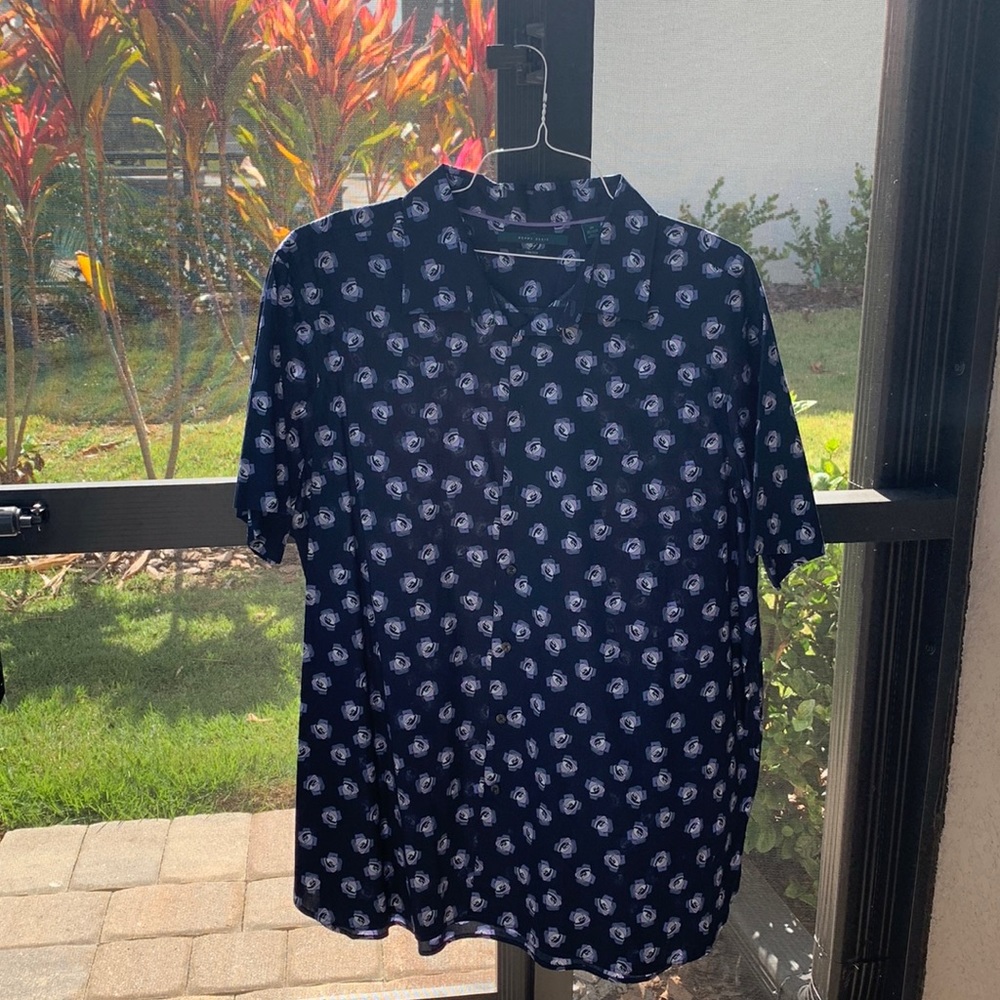 Perry Ellis short sleeve shirt